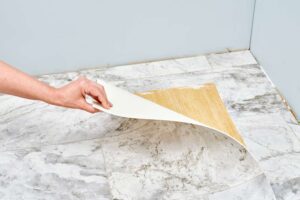 Sàn nhựa dán keo giá rẻ phù hợp với học sinh, sinh viên Mẫu mã đa dạng của sàn nhựa dán keo